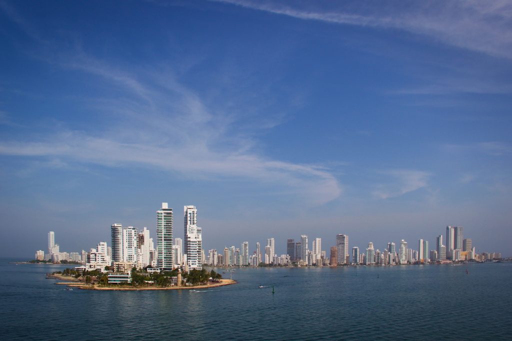 Skyline de Cartagena visto desde el mar